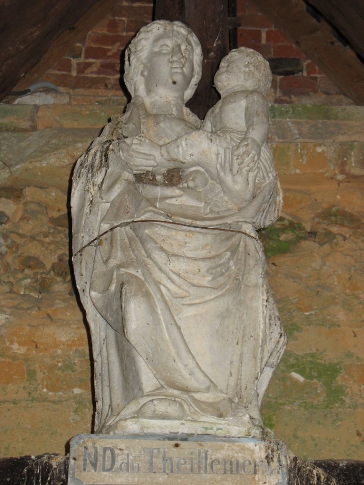 Statue de Notre-Dame du Theillement sous le Porche