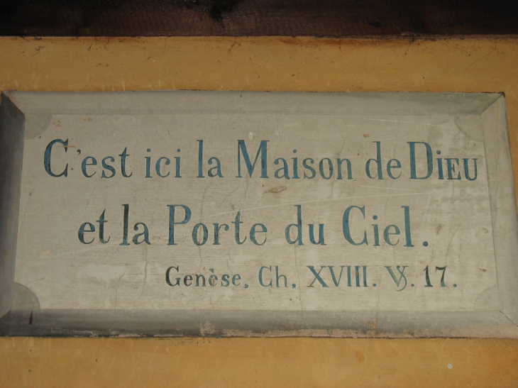 Porte du Ciel - Inscription sous le porche - Theillement