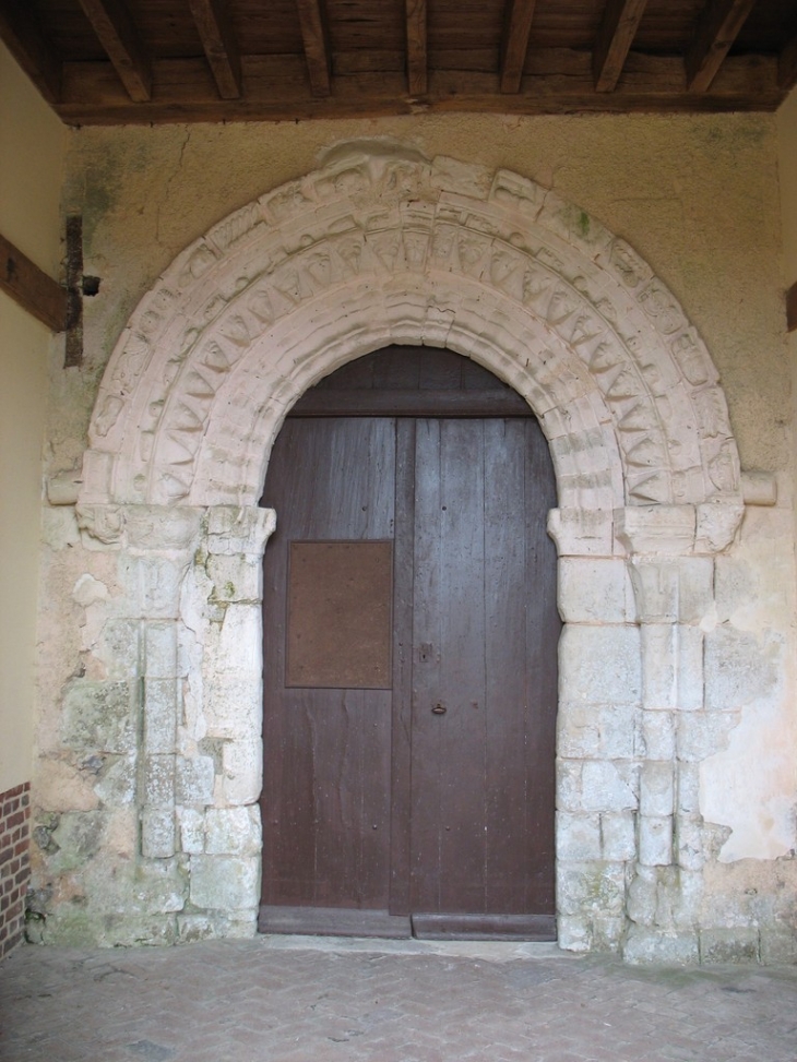 Trésor insoupçonné ! Belle porte romane - Valletot