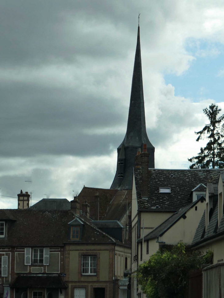 Vue sur l'église Notre Dame - Verneuil-sur-Avre