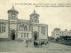 Photo suivante de Verneuil-sur-Avre Dans les environs, pendant la Guerre de 1918-18 - Ecole des Roches. Bâtiment des Classes et Groupe Coteau Sablons (carte postale de 1930)