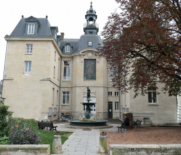 Derrière l'hôtel de ville - Vernon