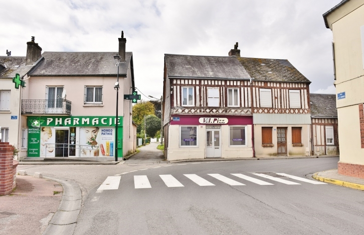 Le Village - Angerville-l'Orcher