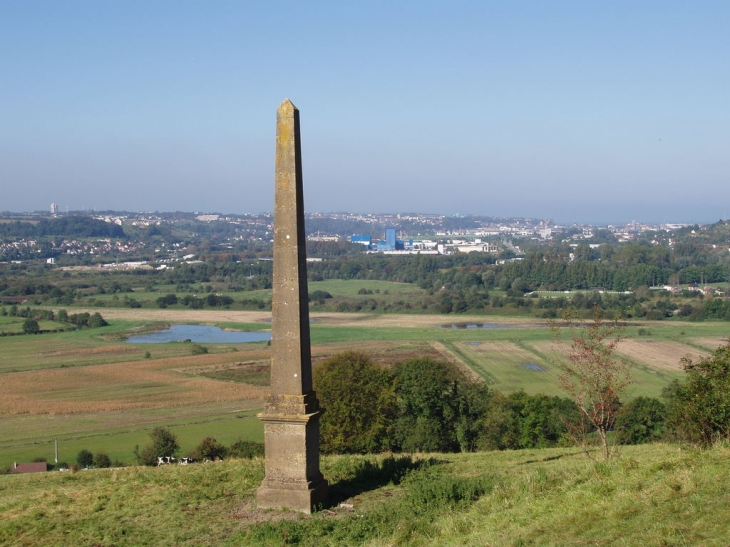 Pyramide /vue sur Dieppe - Arques-la-Bataille