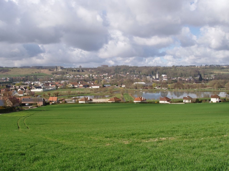 Arques vu du chemin du cimetière des CAF - Arques-la-Bataille