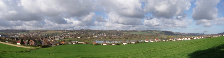 Panoramique vu du chemin du cimetière des CAF - Arques-la-Bataille