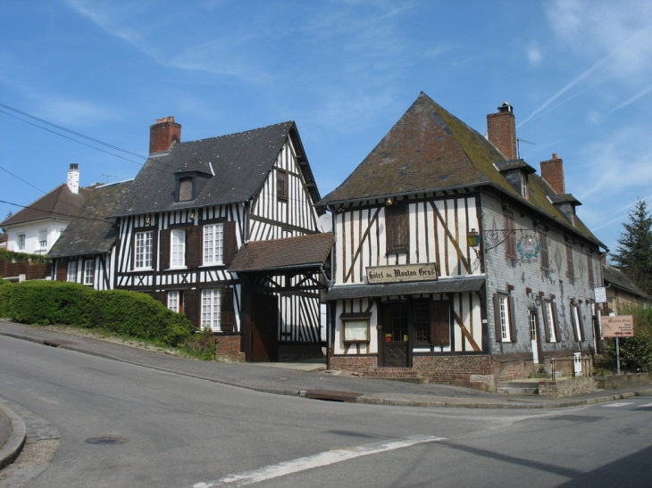 Aumale, l'Auberge du Mouton Gras (17ème siècle)