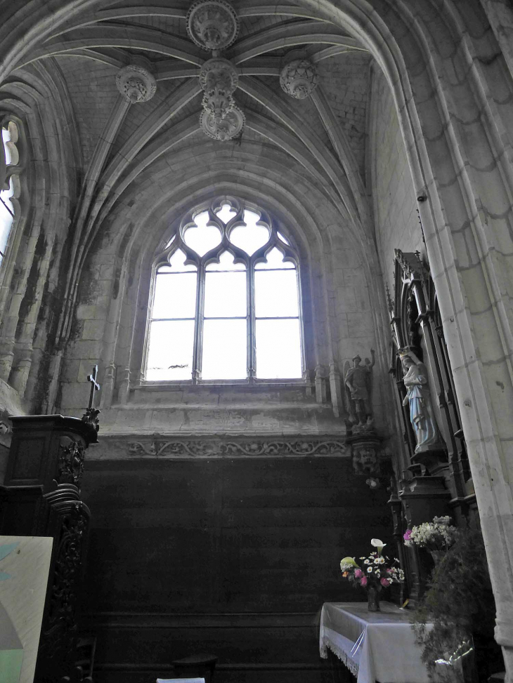 L'intérieur de l'église - Aumale