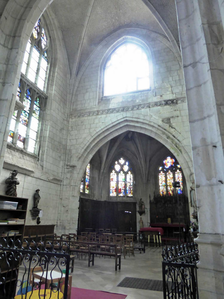 L'intérieur de l'église - Aumale