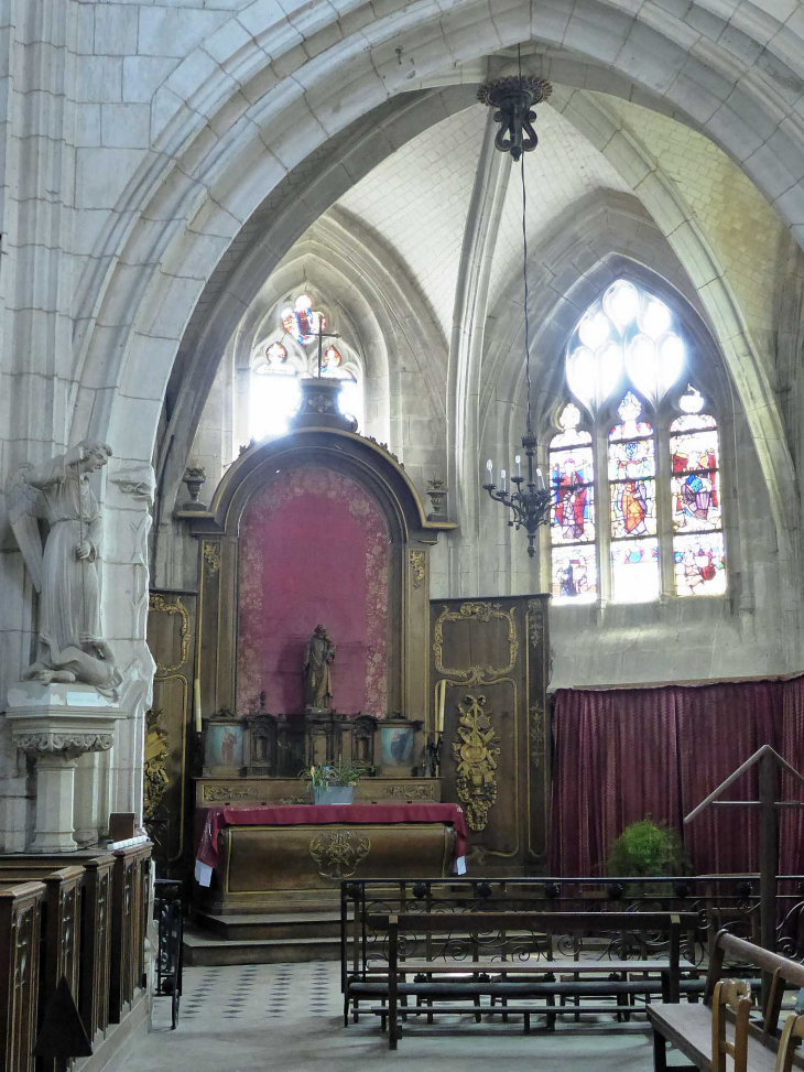 L'intérieur de l'église - Aumale