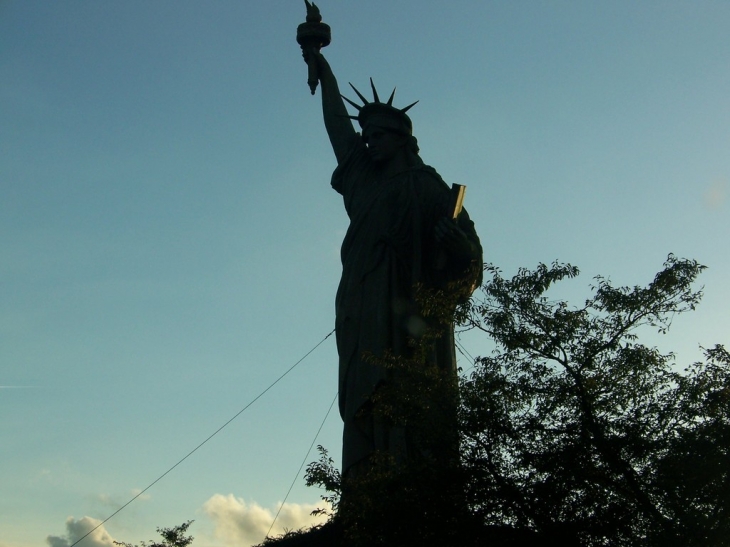 A Barentin la statue de la liberté