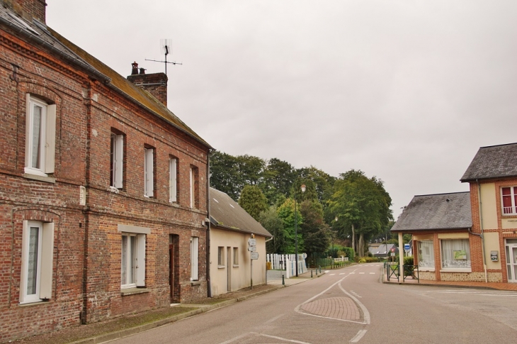 Le Village - Bénarville