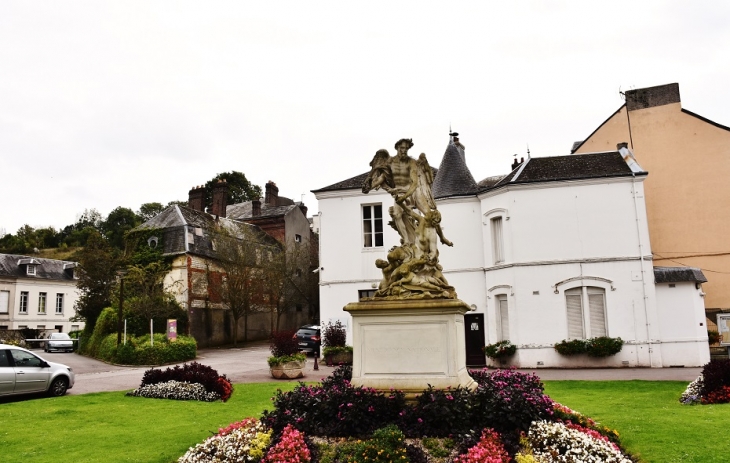 La Commune ( Parc de l'Hotel-de-Ville ) - Bolbec