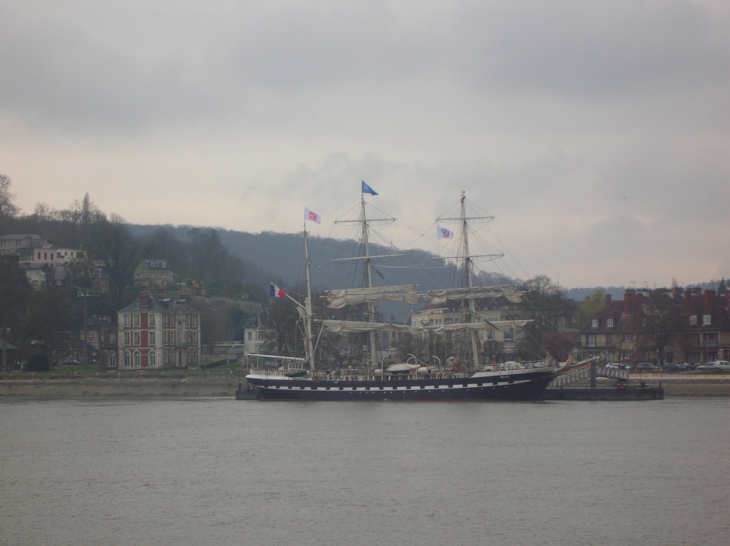 Le Belem à quai. - Caudebec-en-Caux