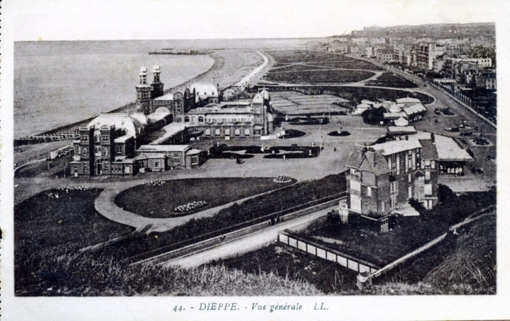 Vue générale, vers 1927 (carte postale ancienne). - Dieppe