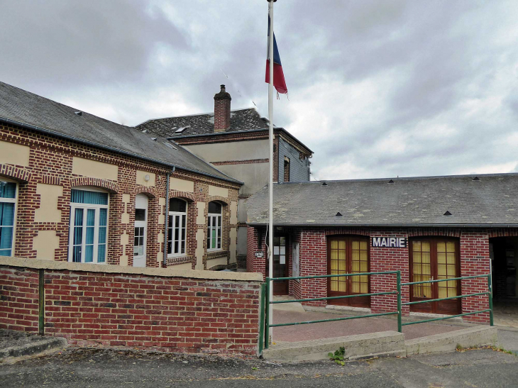 La mairie - Esclavelles