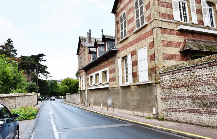 La Ville - Étretat