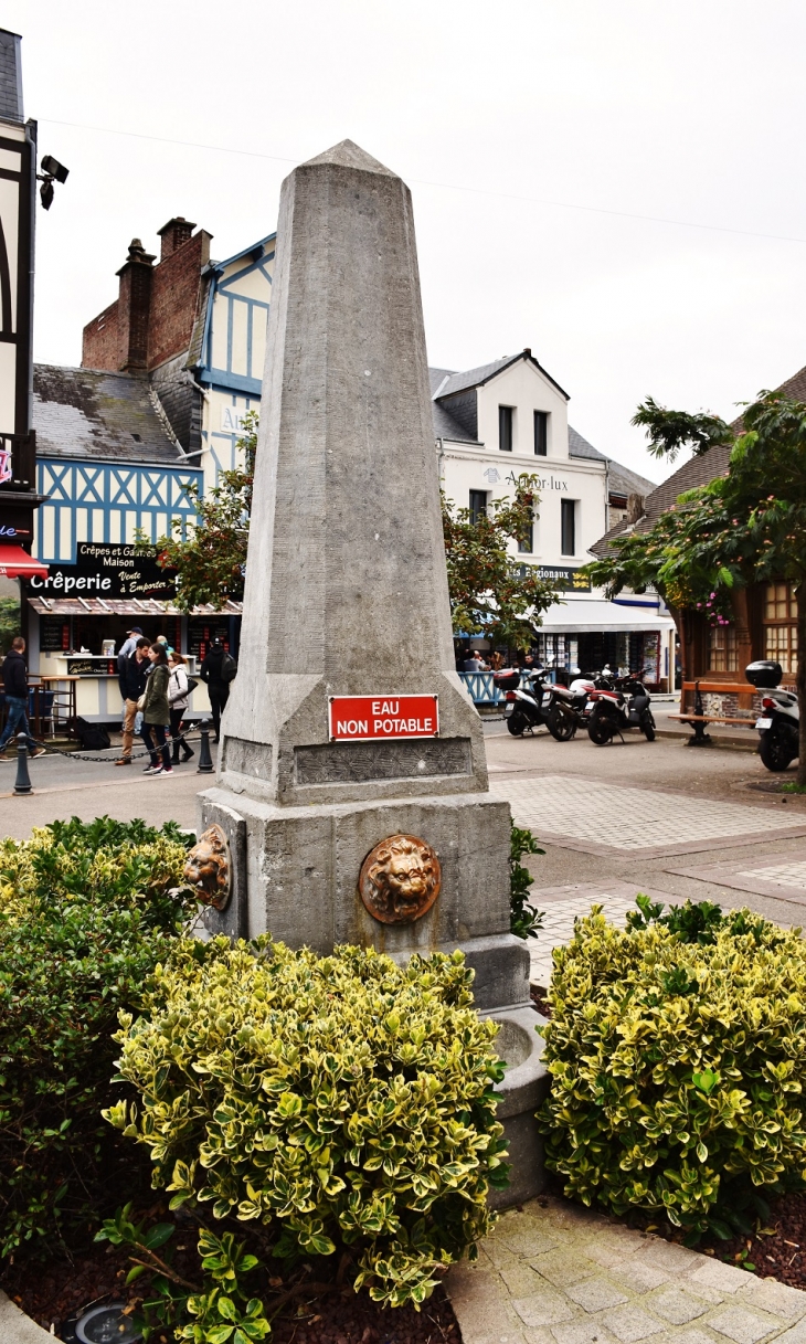 Fontaine - Étretat