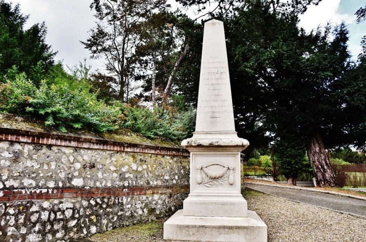 Monument-aux-Morts - Étretat