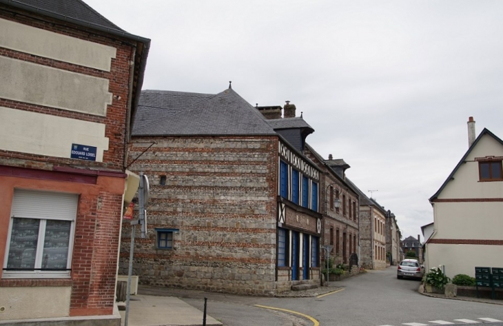 Le Village - Fontaine-le-Dun