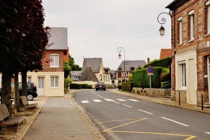 Le Village - Fontaine-le-Dun