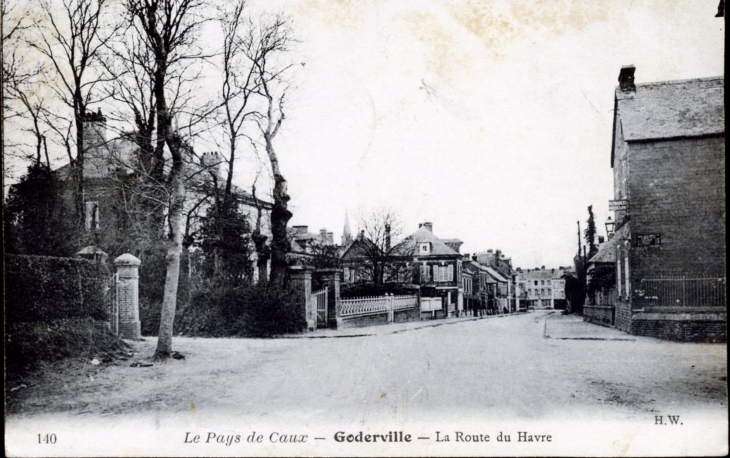 La route du Havre, vers 1904 (carte postale ancienne). - Goderville