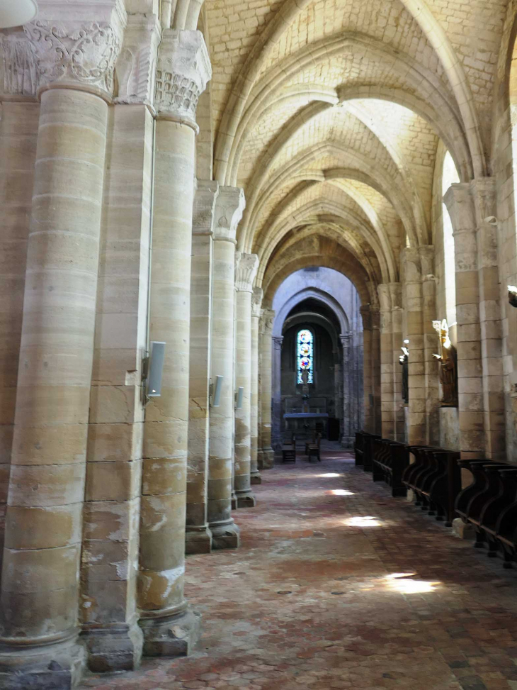 L'intérieur de la collégiale Saint Hildevert - Gournay-en-Bray