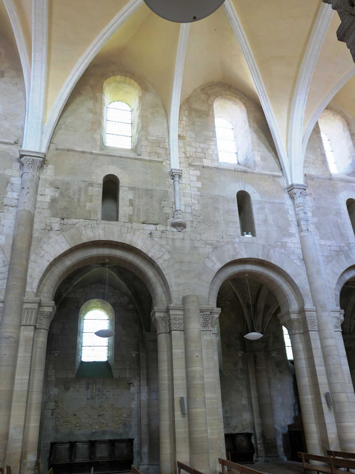 L'intérieur de la collégiale Saint Hildevert - Gournay-en-Bray