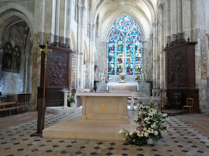 L'intérieur de la collégiale Saint Hildevert - Gournay-en-Bray