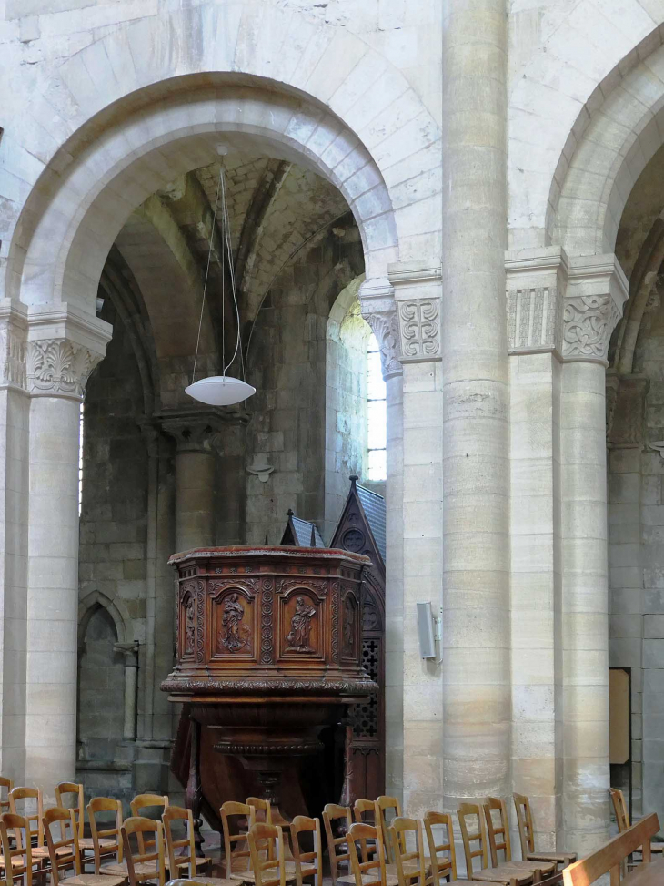 L'intérieur de la collégiale Saint Hildevert - Gournay-en-Bray