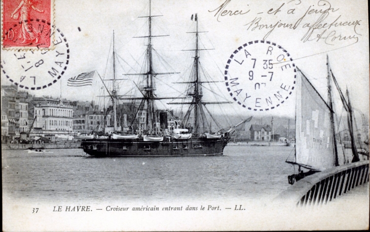 Croiseur Américain entrant dans le port, vers 1907 (carte postale ancienne). - Le Havre