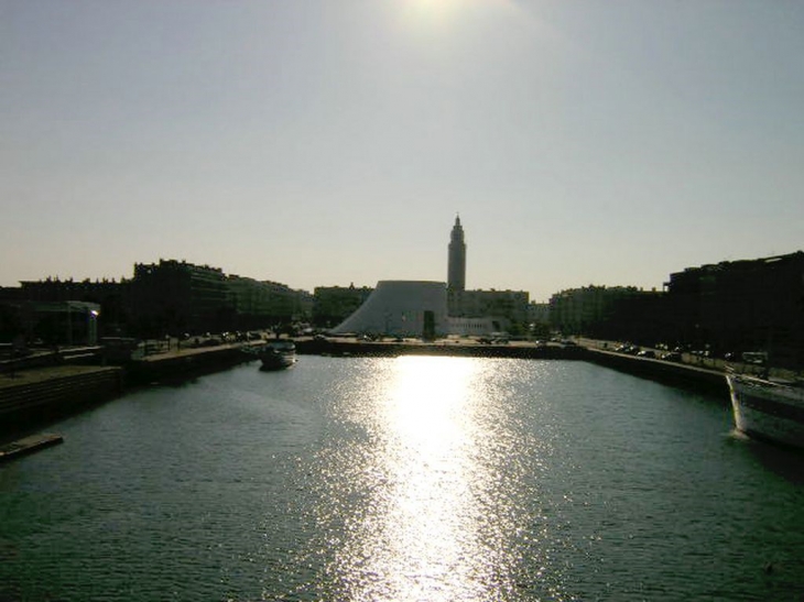 Le bassin à cpntre jour - Le Havre