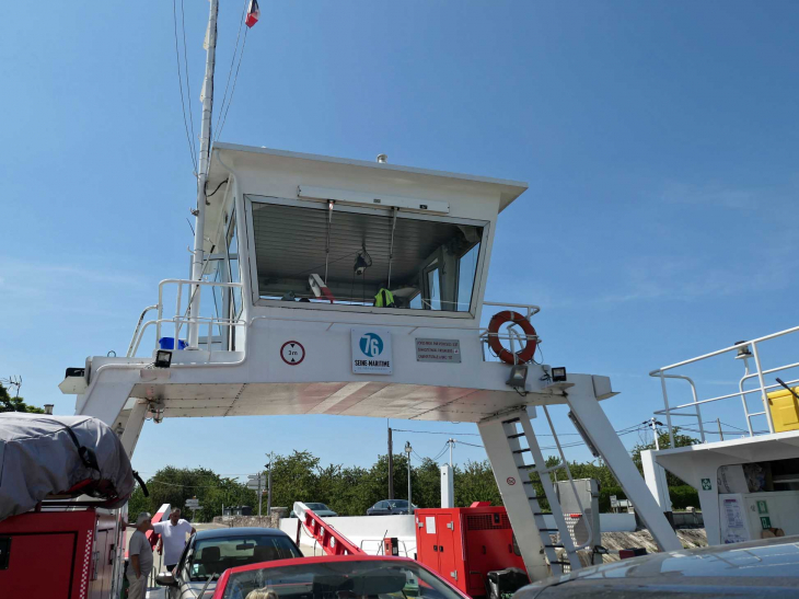 L'embarquement des véhicules - Le Mesnil-sous-Jumièges