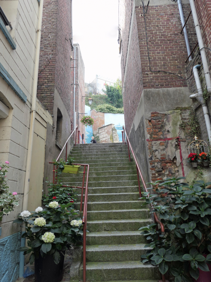 Montée vers la rue de 'Enguainerie - Le Tréport