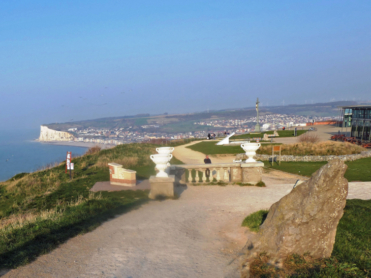 La ville et le port vus de la falaise - Le Tréport