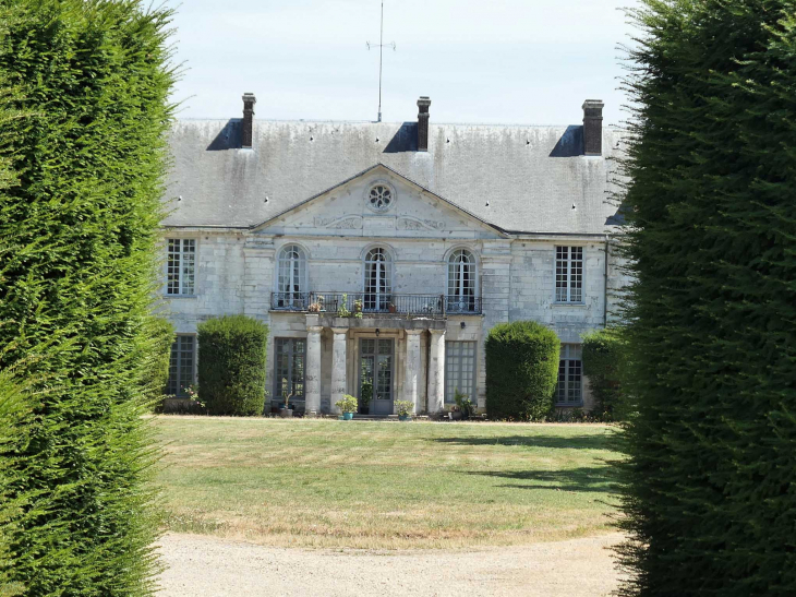 Le château - Mauny