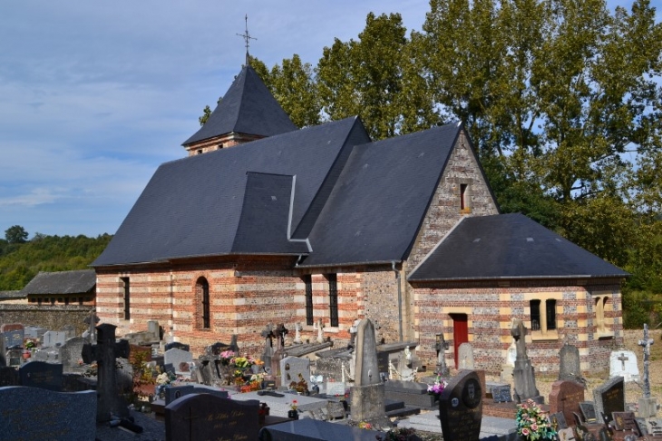 Eglise Notre Dame bâtie en 1693. Le choeur abrite l'assomption de Jean Jouvenet peint en 1713. - Montérolier