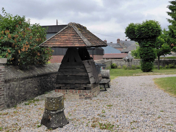 Sans la cour du musée - Neufchâtel-en-Bray