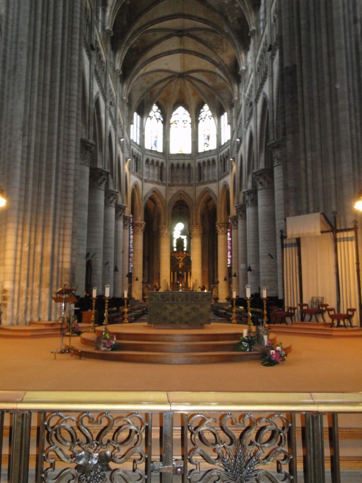 L'intérieur de la Cathédrale 