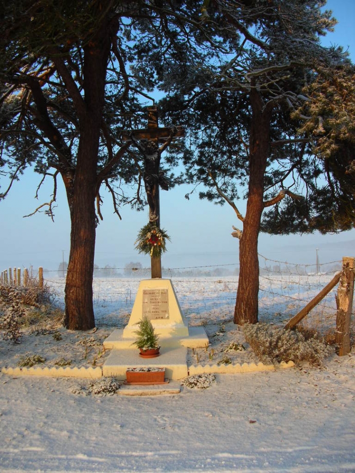 LE CALVAIRE SOUS LA NEIGE. - Saint-Nicolas-de-Bliquetuit