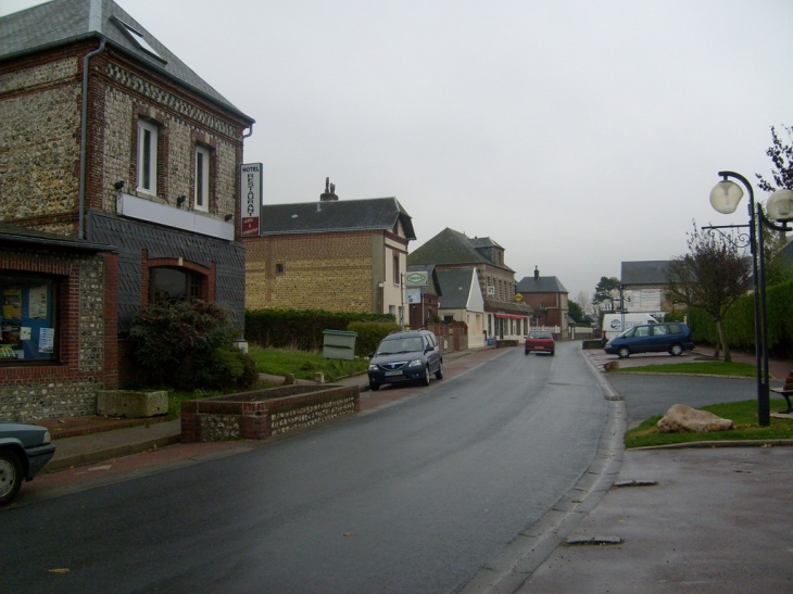 La rue principale - Saint-Pierre-en-Port