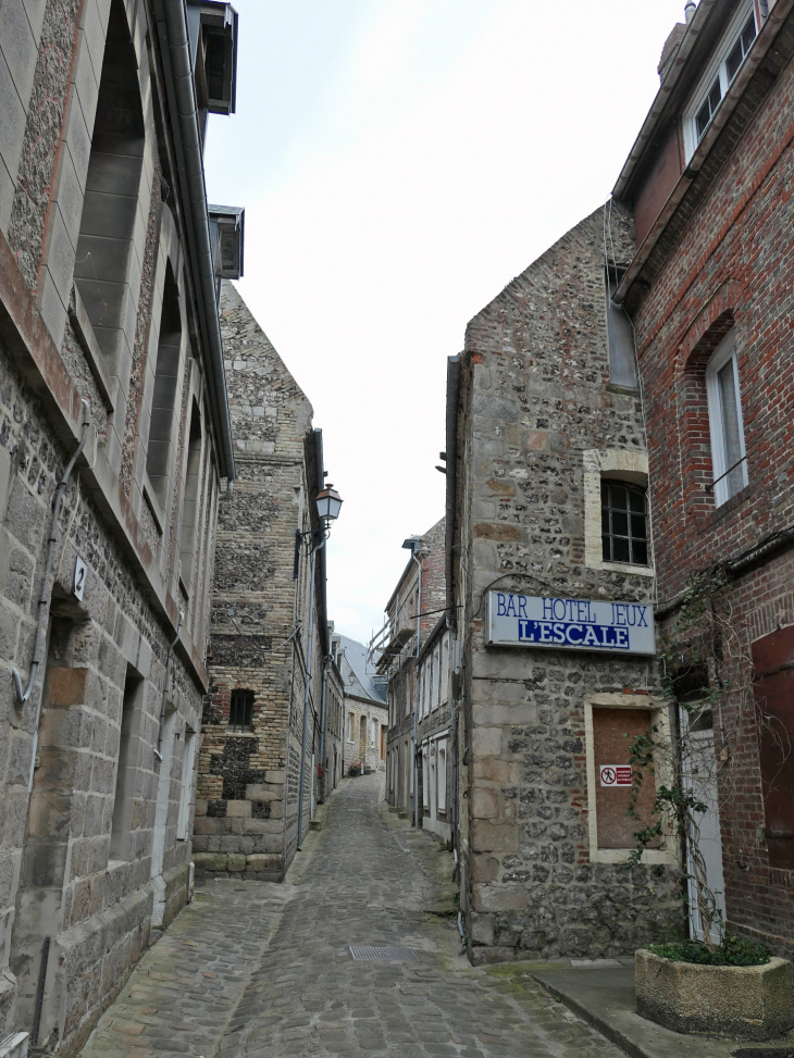 Quartier des Pêcheurs  : ruelle - Saint-Valery-en-Caux