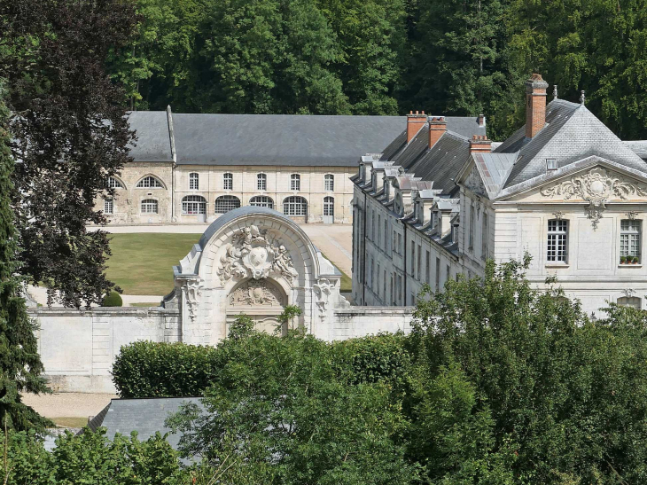 Vue sur l'entrée de l'abbaye - Saint-Wandrille-Rançon