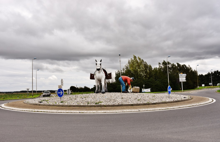 La Commune ( Rond-Point ) - Sainte-Marie-au-Bosc