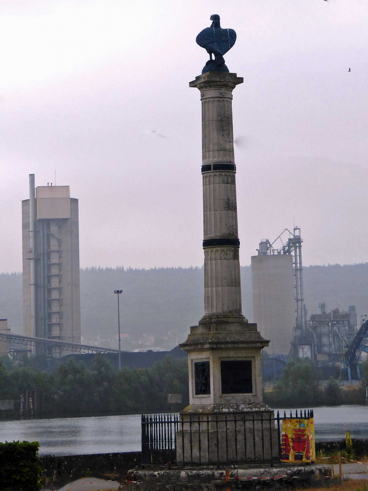 La colonne Napoléon - Val-de-la-Haye