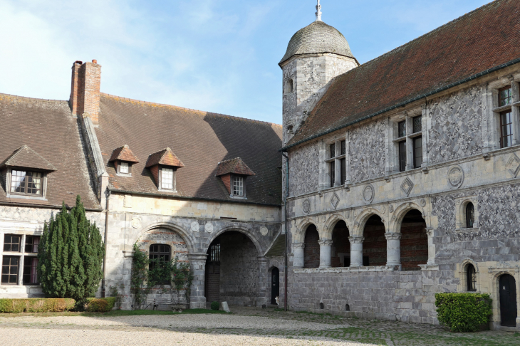 Le manoir d'Ango : l'aile Sud et le châtelet - Varengeville-sur-Mer