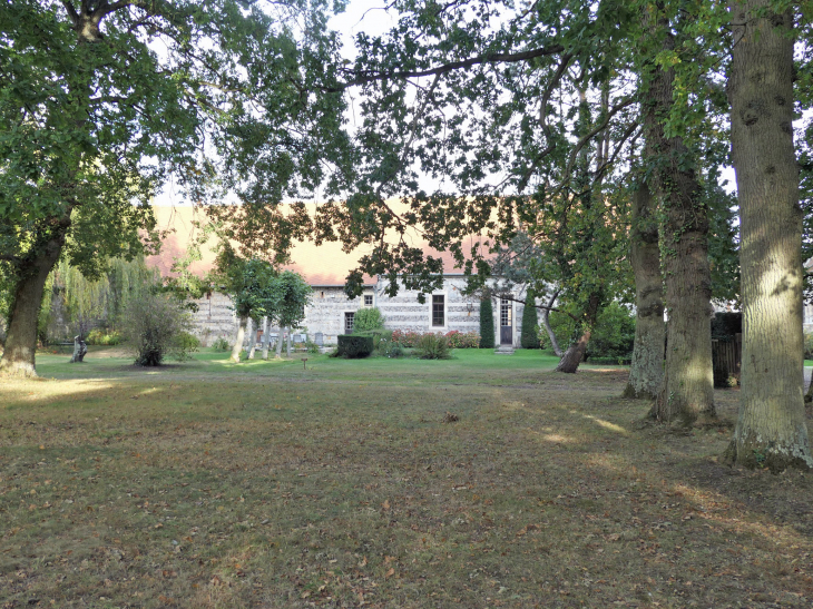 Le manoir d'Ango : l'aile Ouest vue du jardin - Varengeville-sur-Mer