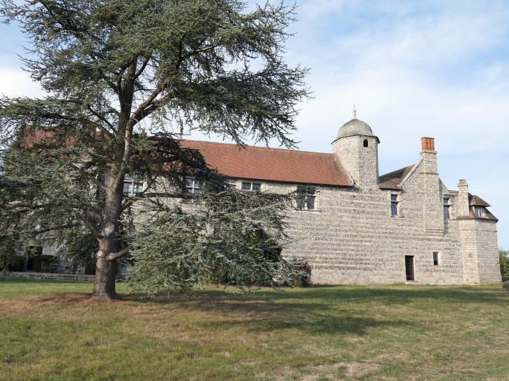 Le manoir d'Ango : la façade Sud vue du jardin - Varengeville-sur-Mer