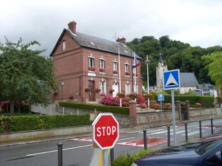 Ancienne école des garçons et mairie - Villequier