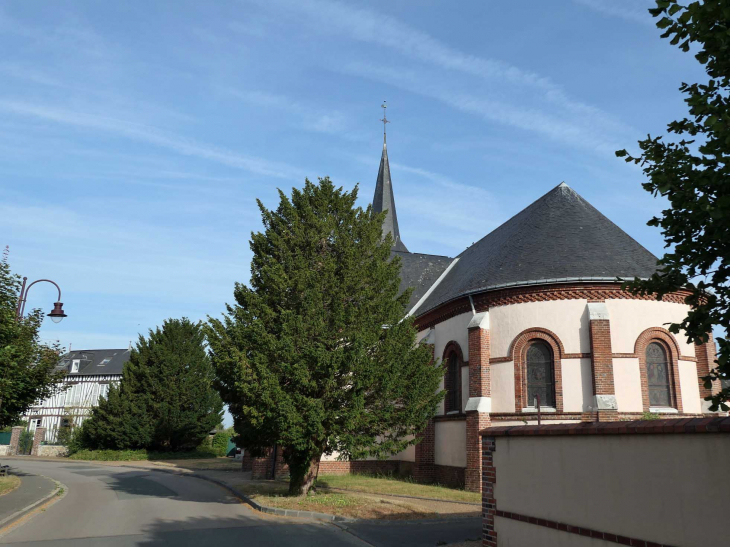 Derrière l'église - Villers-Écalles